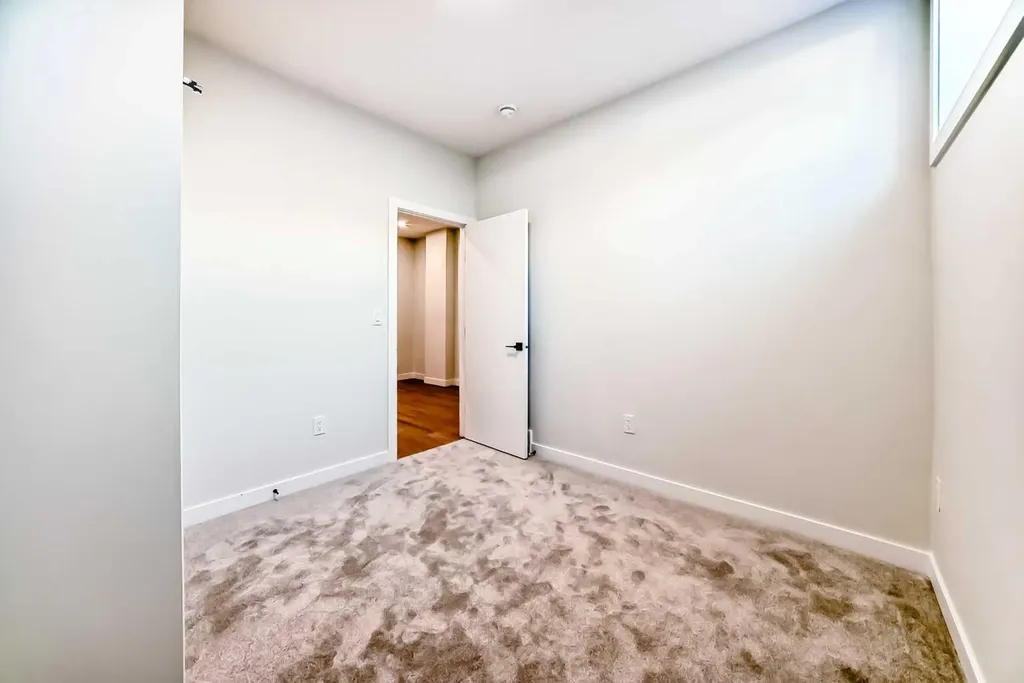 6305 62 Street NW Calgary AB T3B 2C4