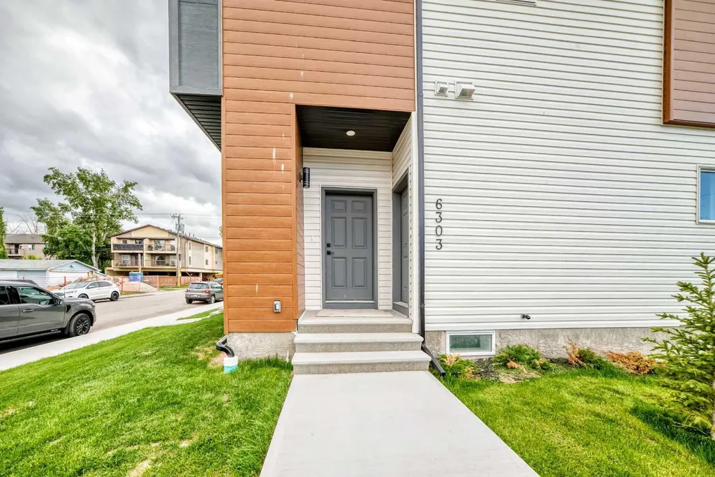 6305 62 Street NW Calgary AB T3B 2C4