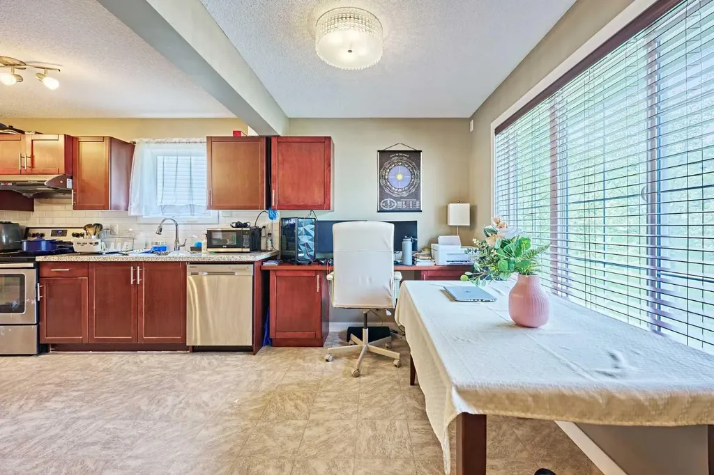 31 Pantego Lane NW Calgary AB T3K 0T1