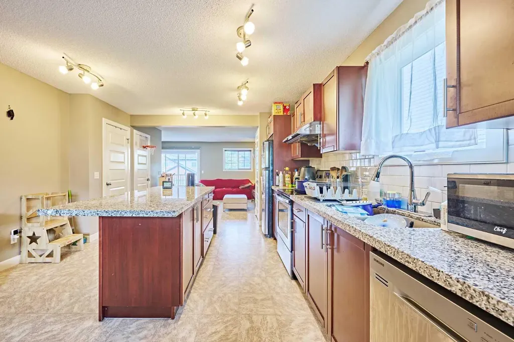 31 Pantego Lane NW Calgary AB T3K 0T1