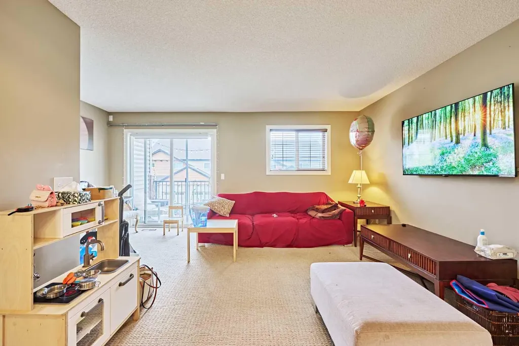31 Pantego Lane NW Calgary AB T3K 0T1