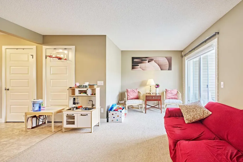 31 Pantego Lane NW Calgary AB T3K 0T1