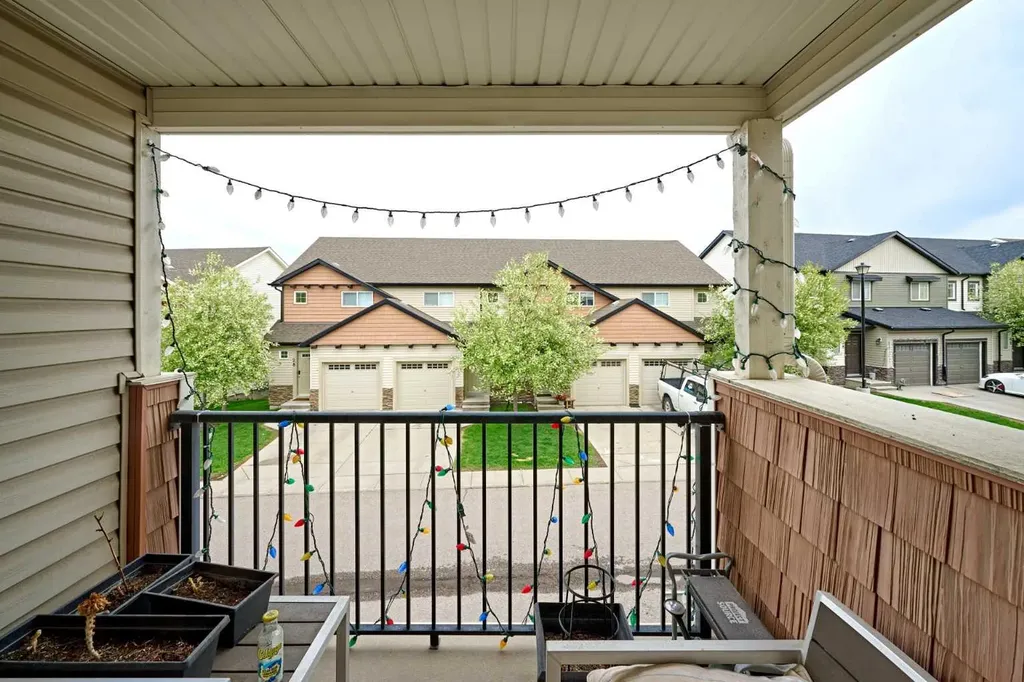 31 Pantego Lane NW Calgary AB T3K 0T1