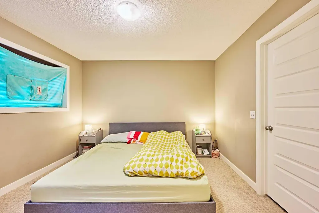 31 Pantego Lane NW Calgary AB T3K 0T1