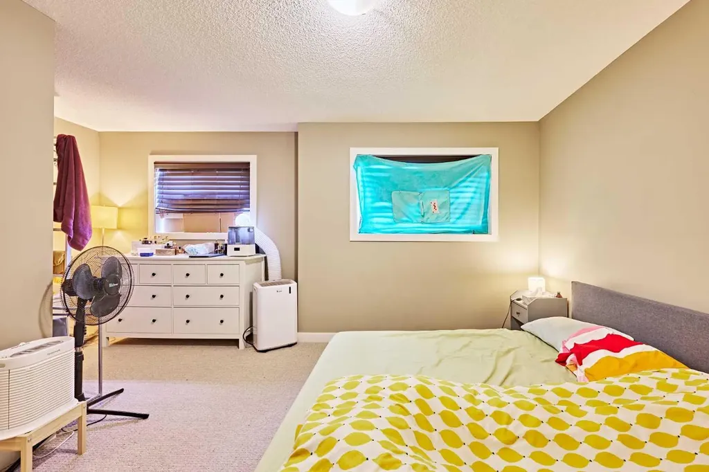 31 Pantego Lane NW Calgary AB T3K 0T1