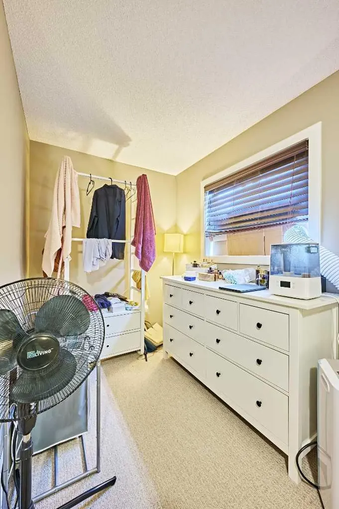31 Pantego Lane NW Calgary AB T3K 0T1