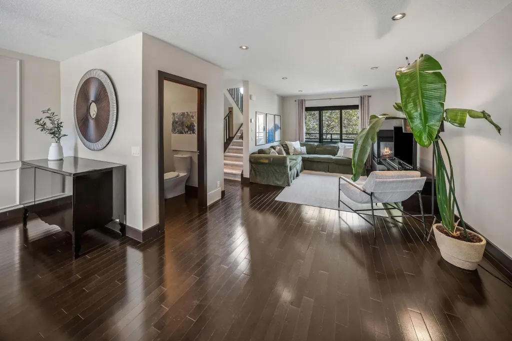 1625 34 Avenue SW Calgary AB T2T 2B5