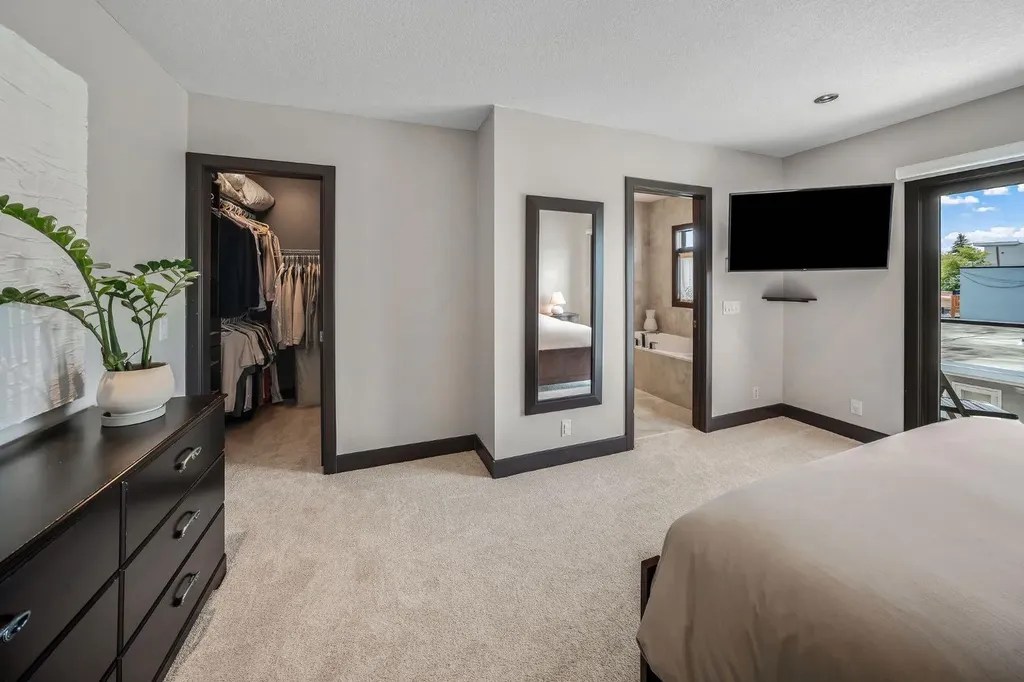 1625 34 Avenue SW Calgary AB T2T 2B5