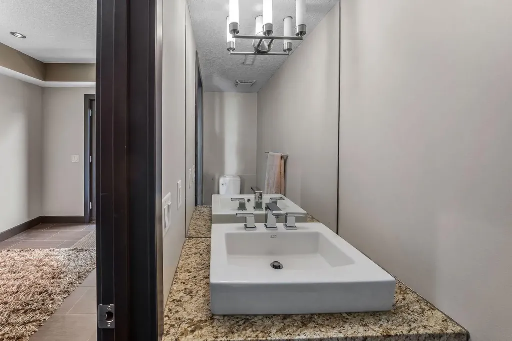 1625 34 Avenue SW Calgary AB T2T 2B5