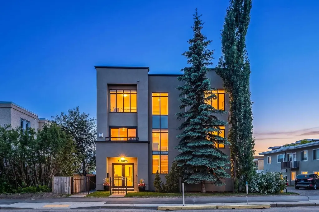 1625 34 Avenue SW Calgary AB T2T 2B5