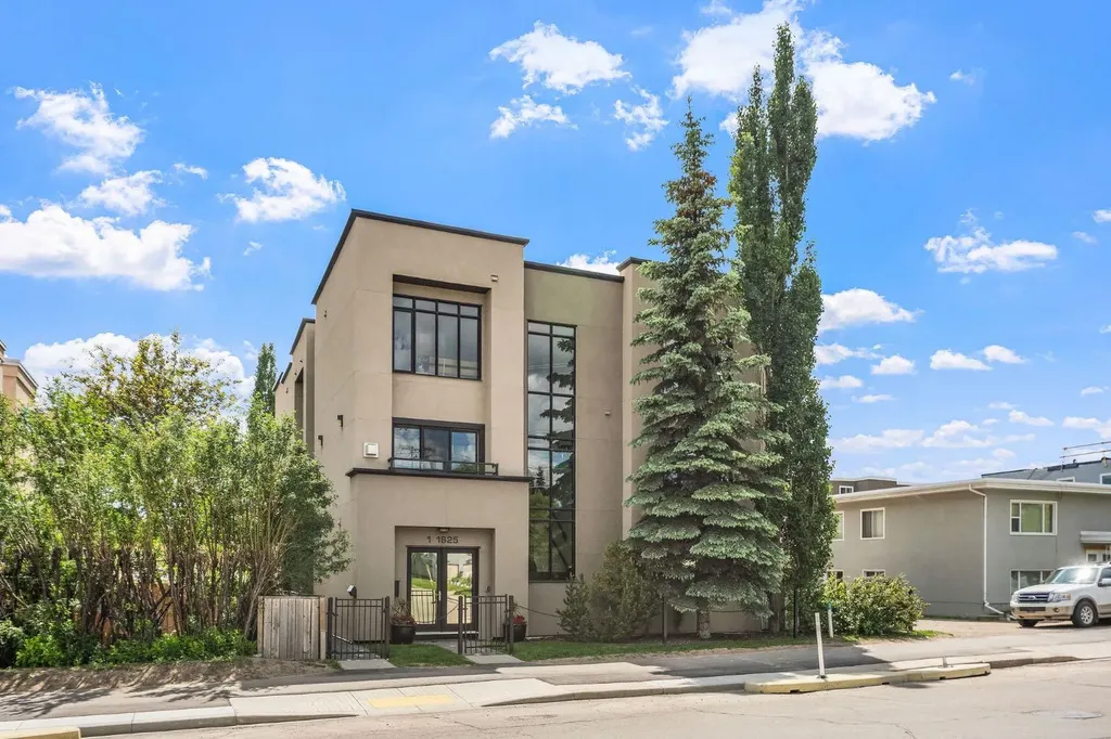 1625 34 Avenue SW Calgary AB T2T 2B5