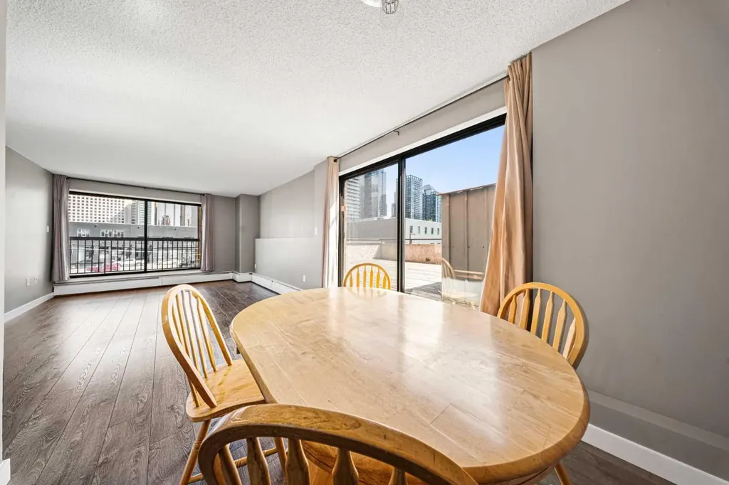 718 12 Avenue SW Calgary AB T2R 0H7