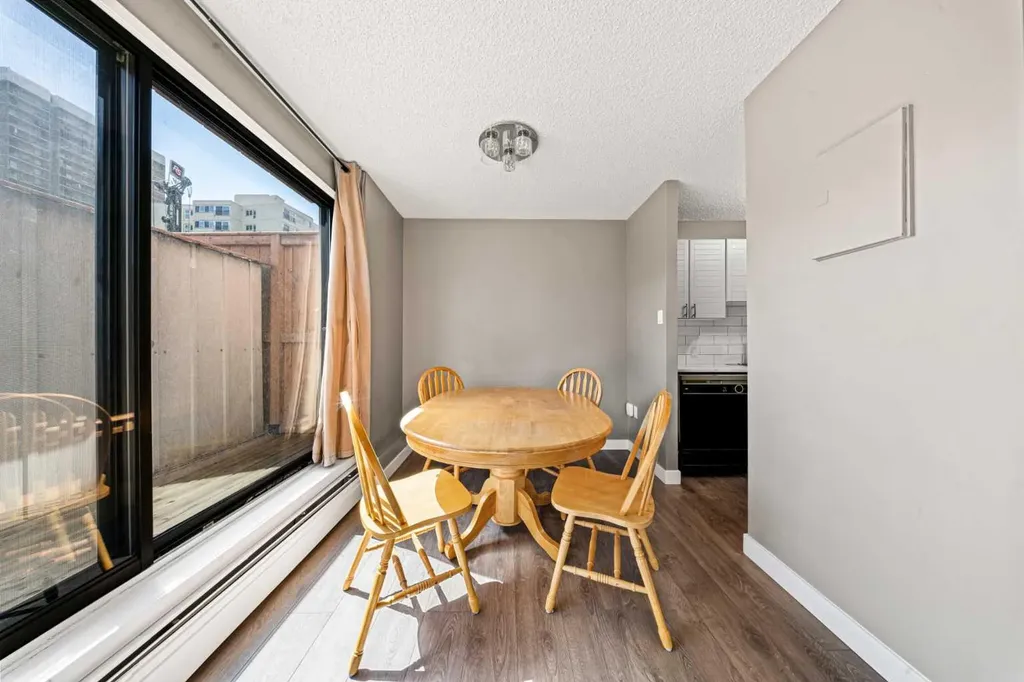 718 12 Avenue SW Calgary AB T2R 0H7