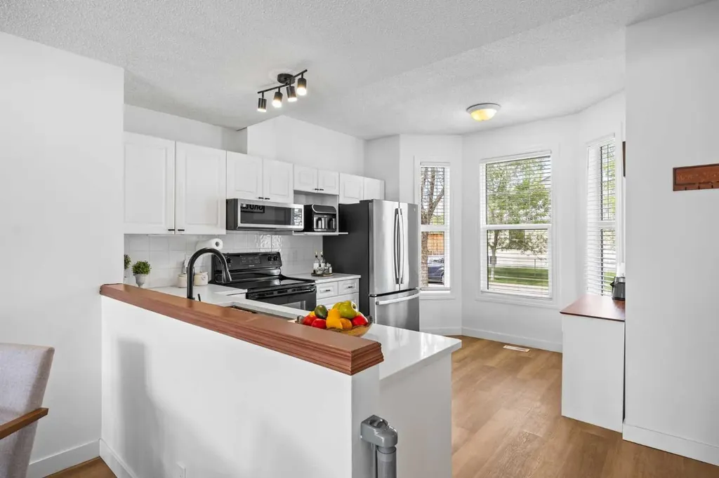 59 Prestwick Park SE Calgary AB T2Z 3V4