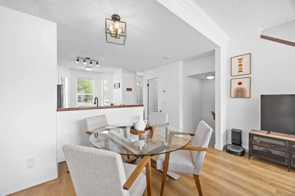 59 Prestwick Park SE Calgary AB T2Z 3V4