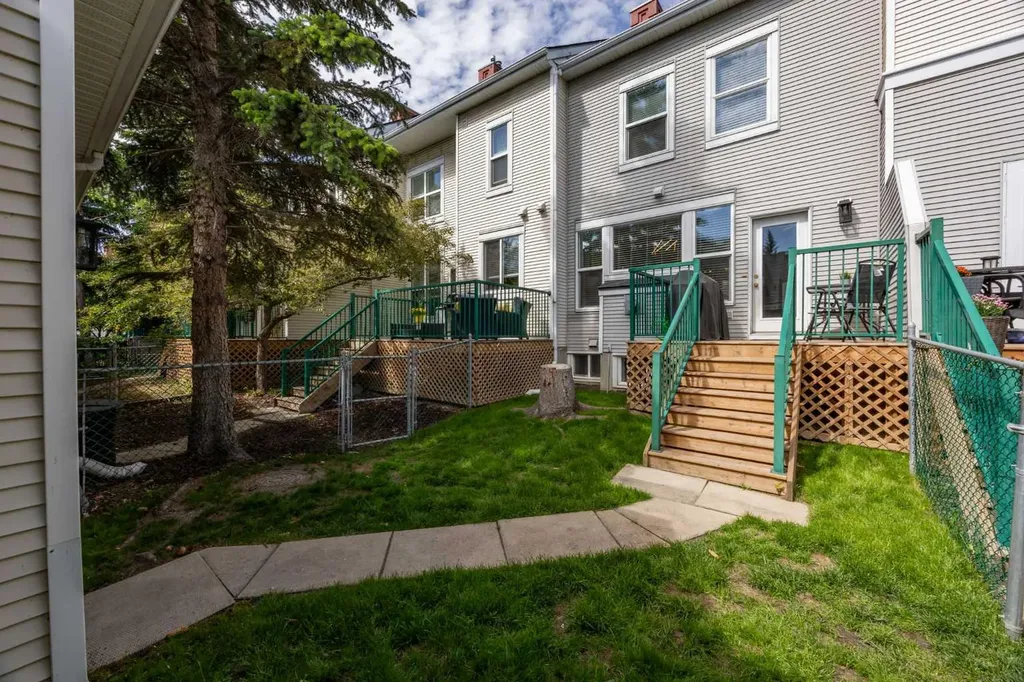 59 Prestwick Park SE Calgary AB T2Z 3V4
