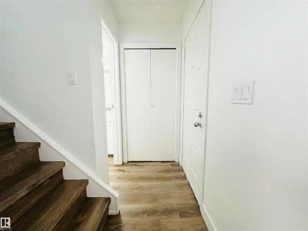 40 Pinecliff Close NE Calgary AB T1Y 4N5