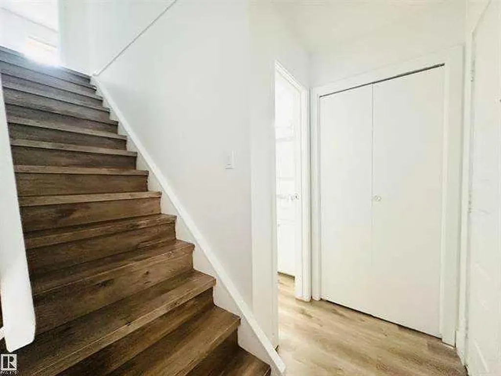 40 Pinecliff Close NE Calgary AB T1Y 4N5