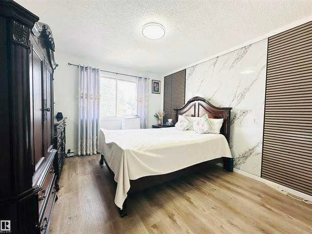 40 Pinecliff Close NE Calgary AB T1Y 4N5