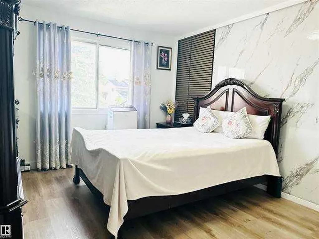 40 Pinecliff Close NE Calgary AB T1Y 4N5