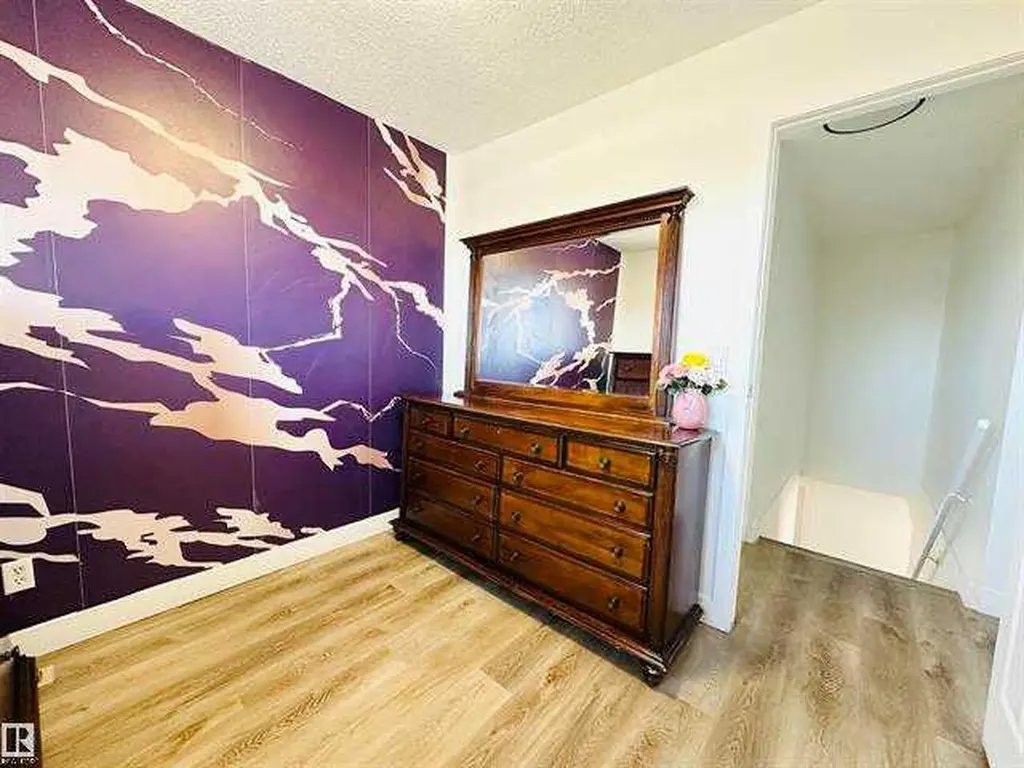 40 Pinecliff Close NE Calgary AB T1Y 4N5