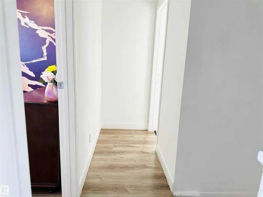 40 Pinecliff Close NE Calgary AB T1Y 4N5