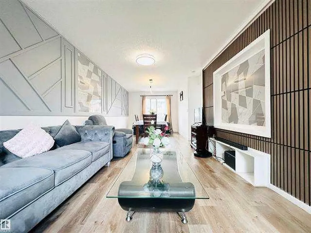 40 Pinecliff Close NE Calgary AB T1Y 4N5