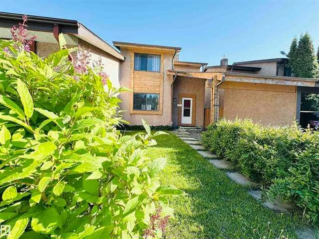 40 Pinecliff Close NE Calgary AB T1Y 4N5