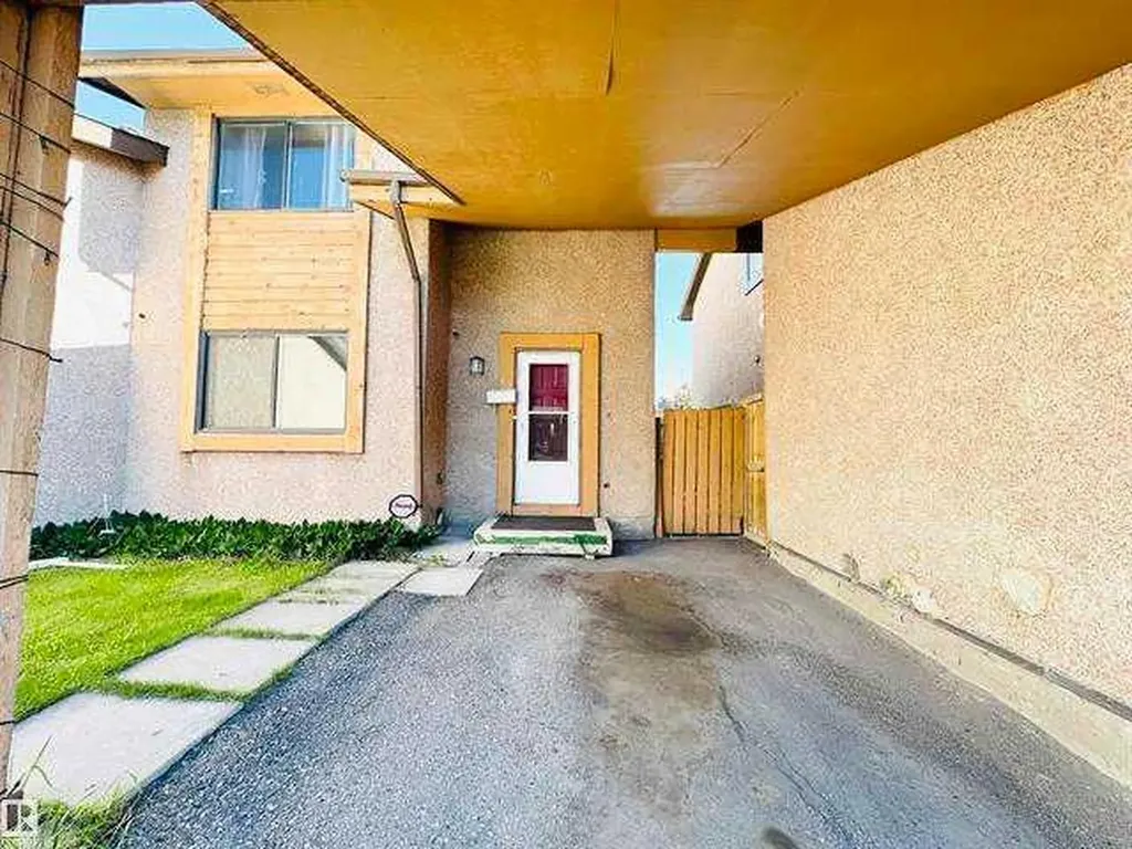 40 Pinecliff Close NE Calgary AB T1Y 4N5