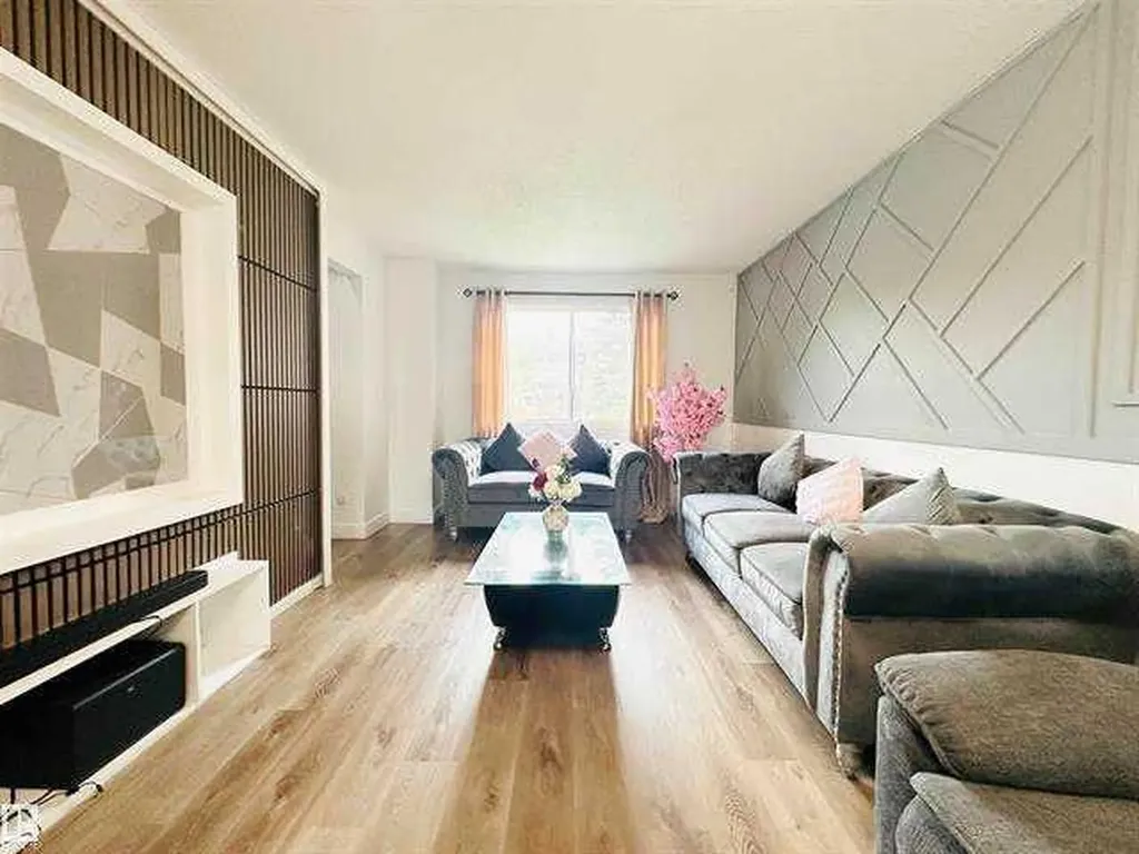 40 Pinecliff Close NE Calgary AB T1Y 4N5