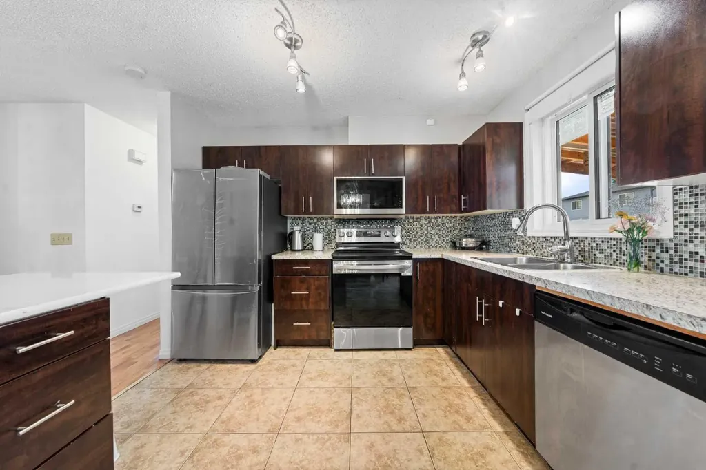 143 Castlebrook Rise NE Calgary AB T3J 1Y3