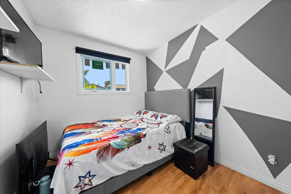 143 Castlebrook Rise NE Calgary AB T3J 1Y3