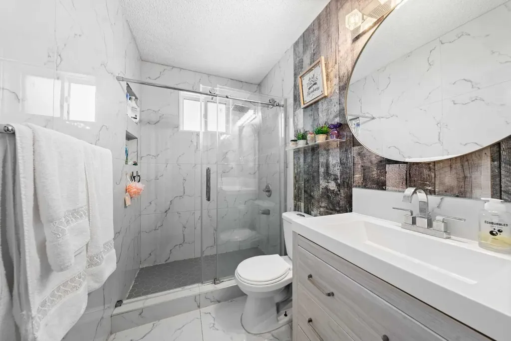 143 Castlebrook Rise NE Calgary AB T3J 1Y3