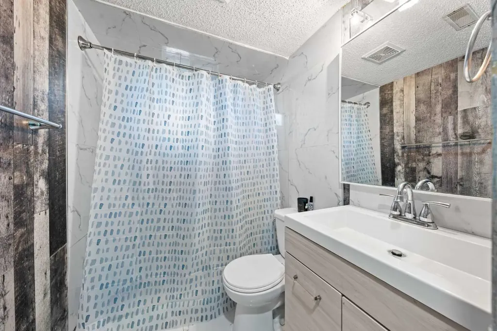 143 Castlebrook Rise NE Calgary AB T3J 1Y3