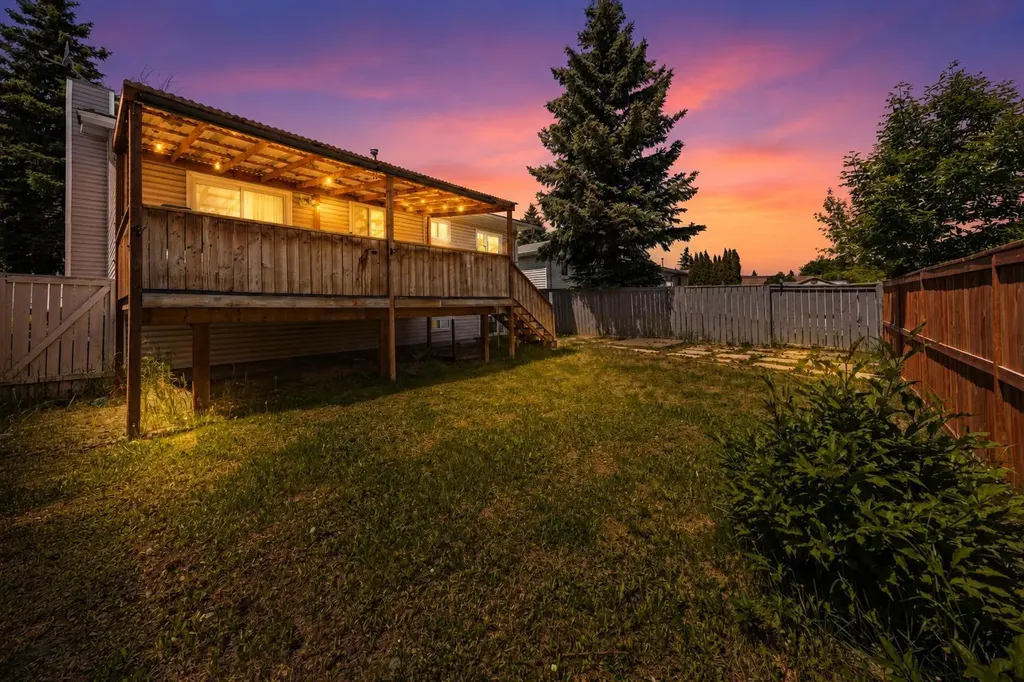 143 Castlebrook Rise NE Calgary AB T3J 1Y3