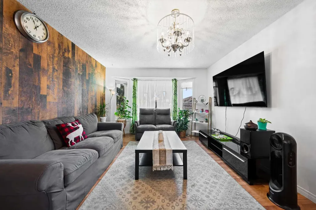 143 Castlebrook Rise NE Calgary AB T3J 1Y3