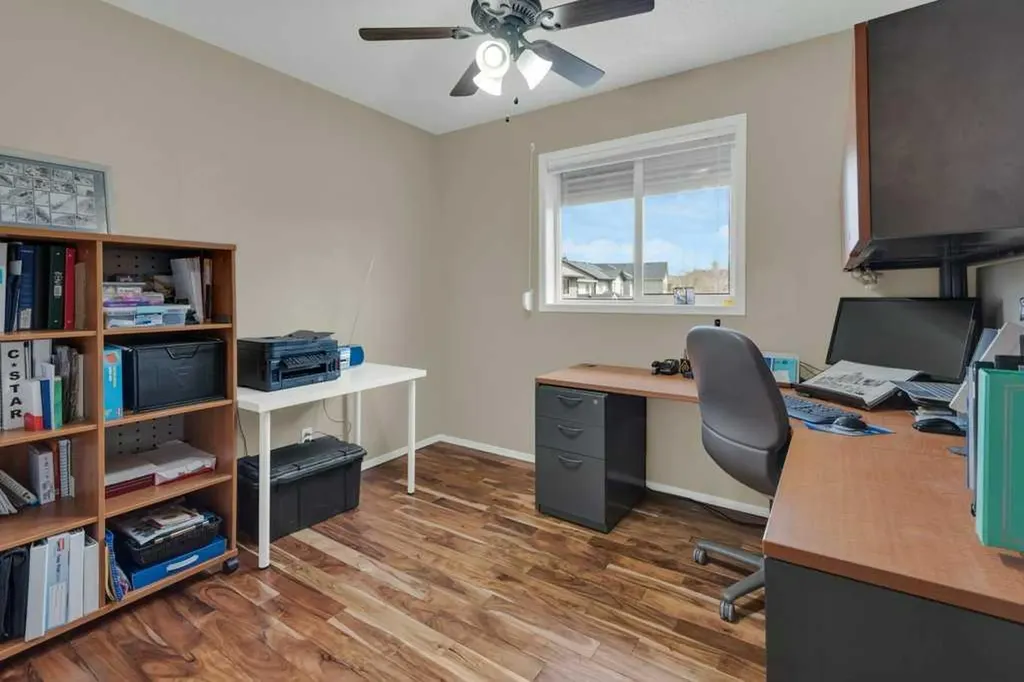 15 New Brighton Manor SE Calgary AB T2Z 4G8
