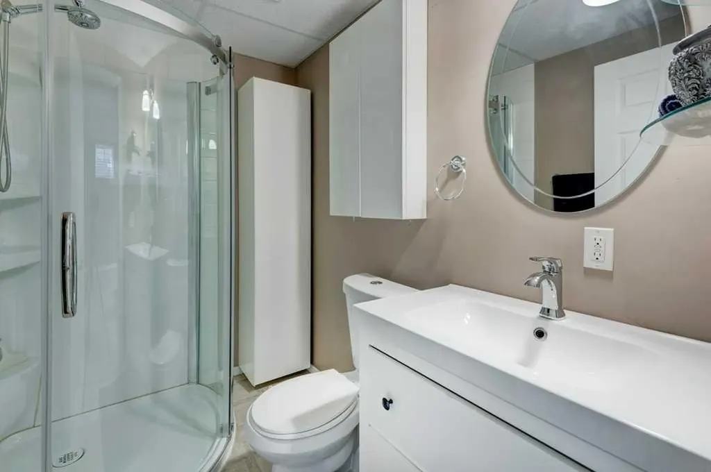 15 New Brighton Manor SE Calgary AB T2Z 4G8