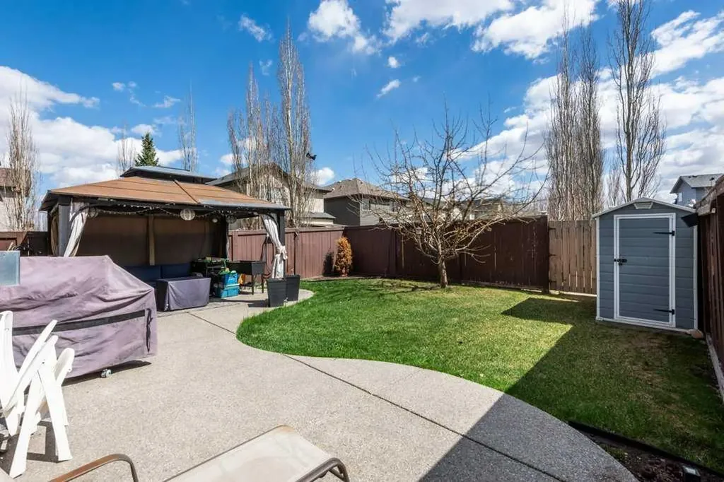 15 New Brighton Manor SE Calgary AB T2Z 4G8