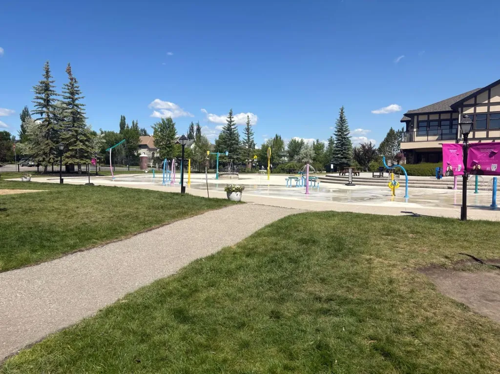 15 New Brighton Manor SE Calgary AB T2Z 4G8