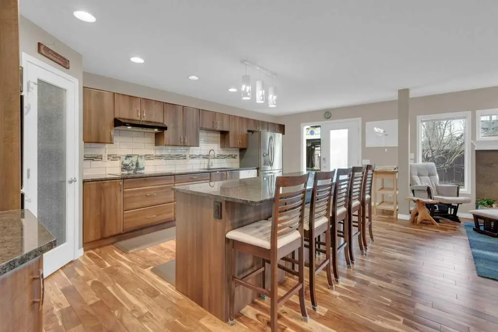 15 New Brighton Manor SE Calgary AB T2Z 4G8
