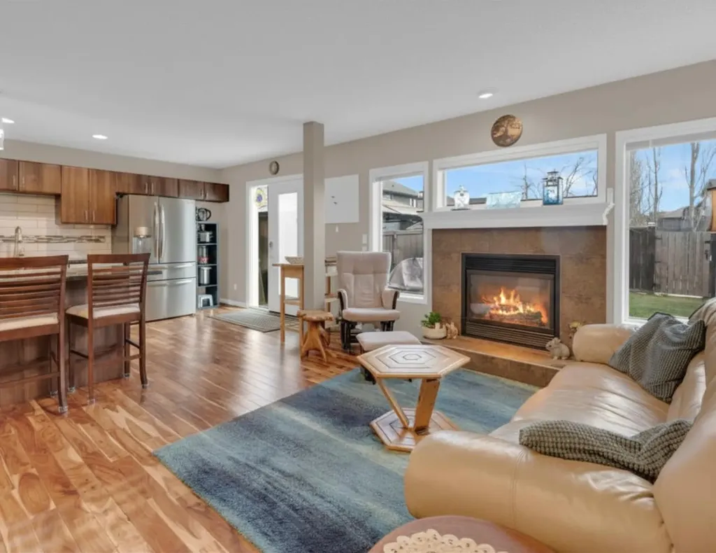 15 New Brighton Manor SE Calgary AB T2Z 4G8