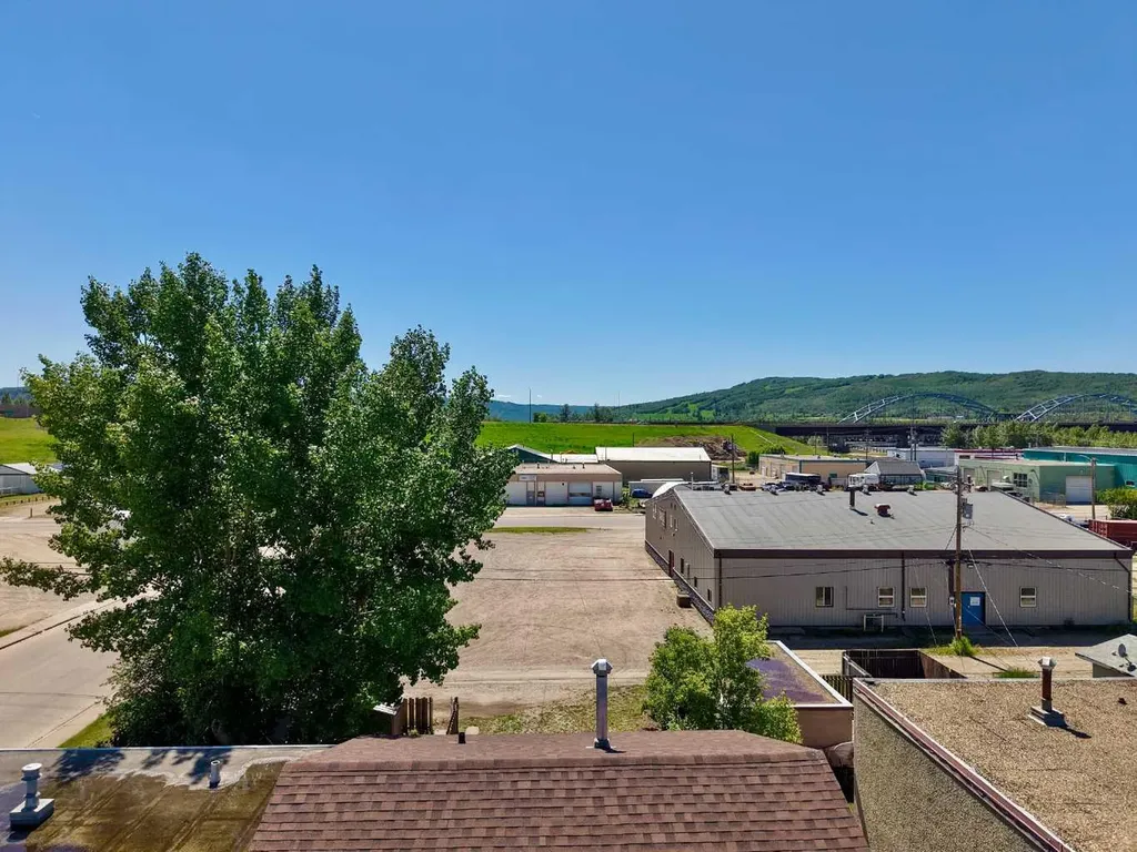 9527 89 Avenue Peace River AB T8S 1G7