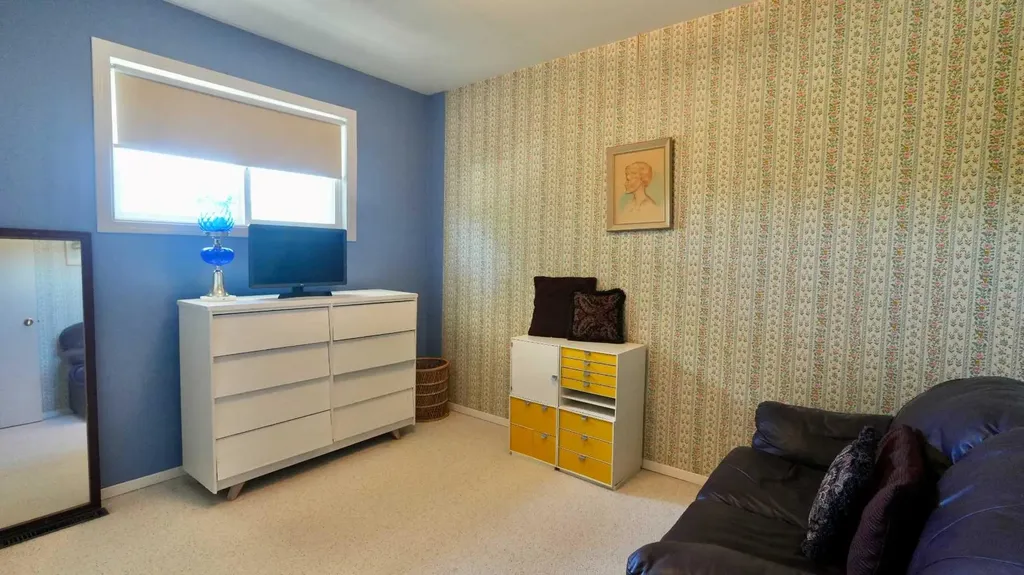 9527 89 Avenue Peace River AB T8S 1G7