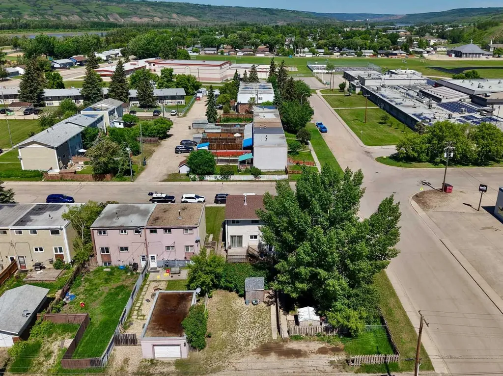 9527 89 Peace River AB T8S 1G7