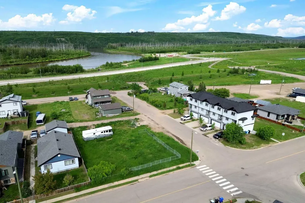 7204 Bulyea Avenue Fort Mcmurray AB T9H 1B3