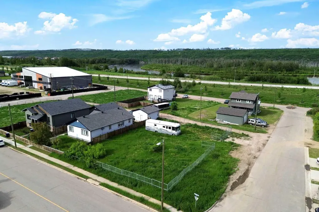 7204 Bulyea Avenue Fort Mcmurray AB T9H 1B3