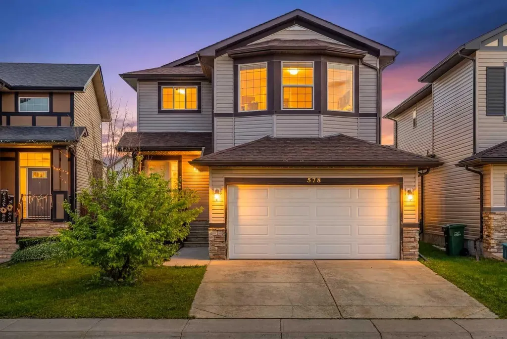 578 Luxstone Landing SW Airdrie AB T4B 0C7