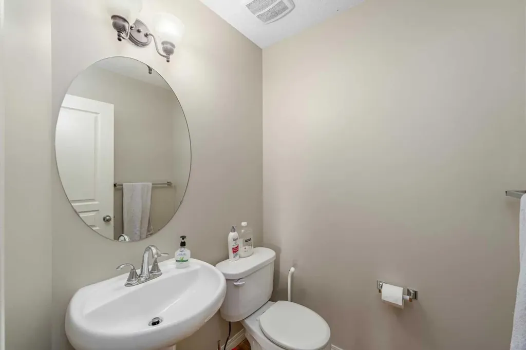 578 Luxstone Landing SW Airdrie AB T4B 0C7