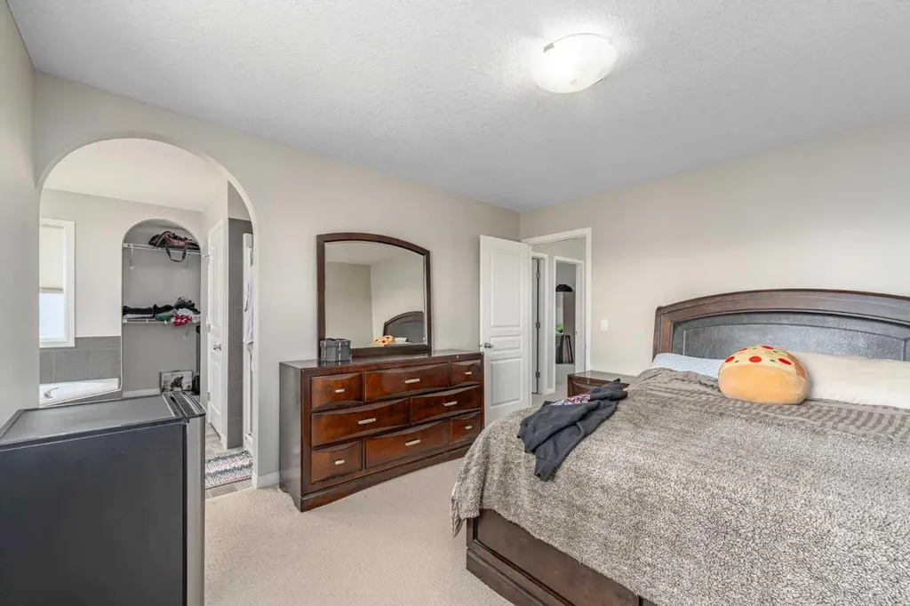 578 Luxstone Landing SW Airdrie AB T4B 0C7